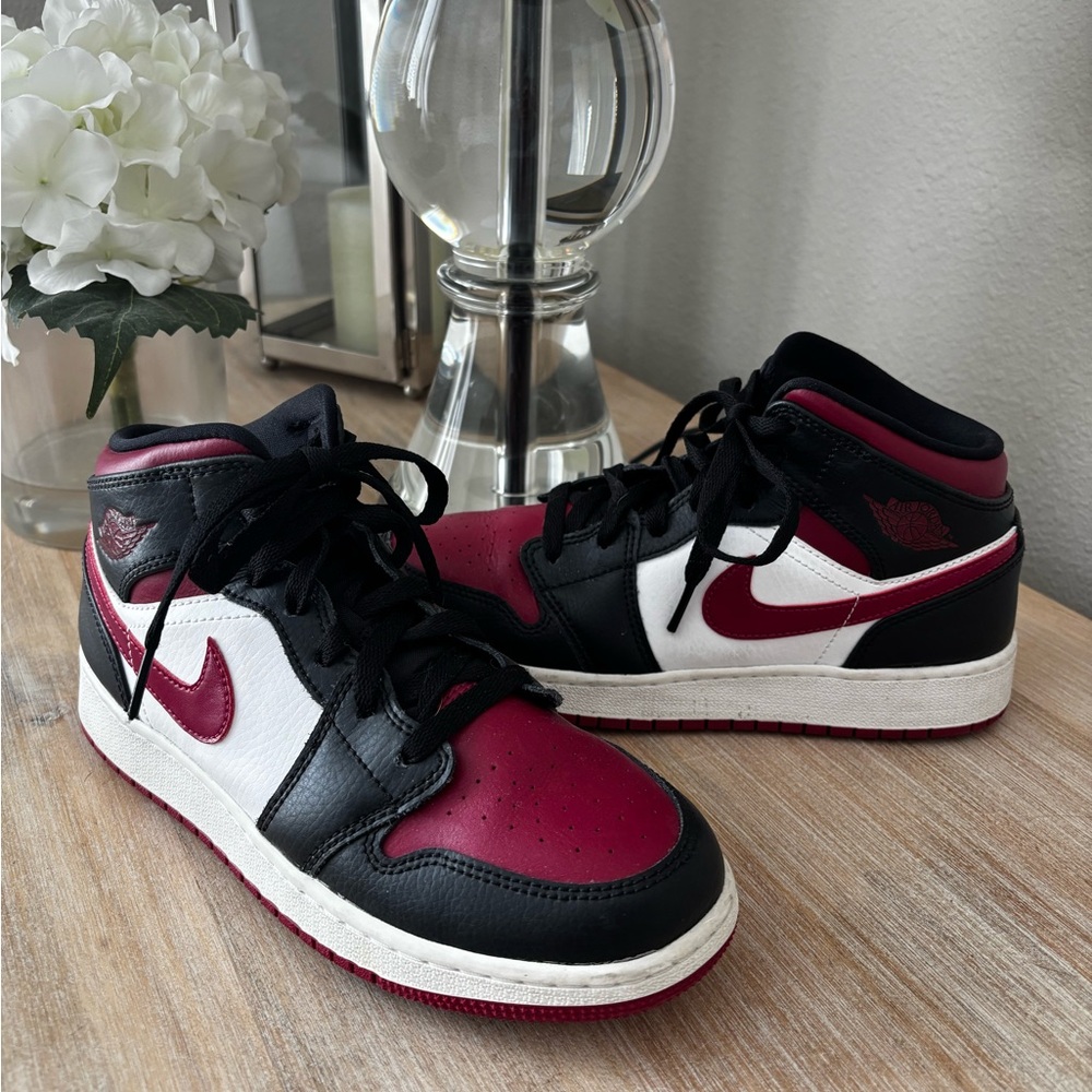 Nike Air Jordan Black and Red High-Top Sneakers EUC 6Y